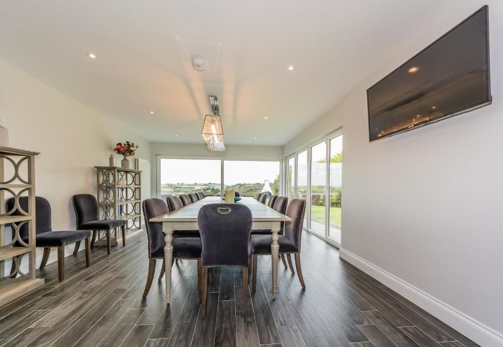 Дома для отпуска Marina views, Kinsale, Exquisite holiday homes, sleeps 16 Кинсейл