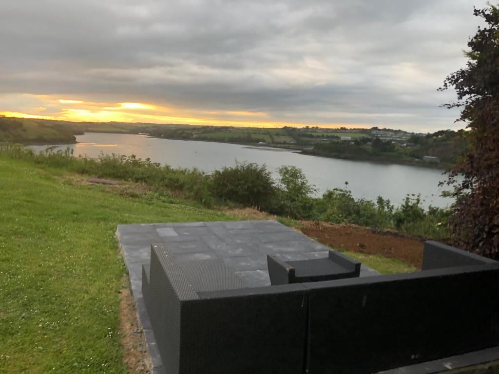 Дома для отпуска Marina views, Kinsale, Exquisite holiday homes, sleeps 16 Кинсейл