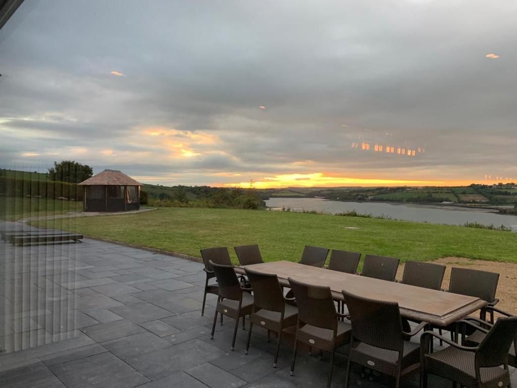 Дома для отпуска Marina views, Kinsale, Exquisite holiday homes, sleeps 16 Кинсейл