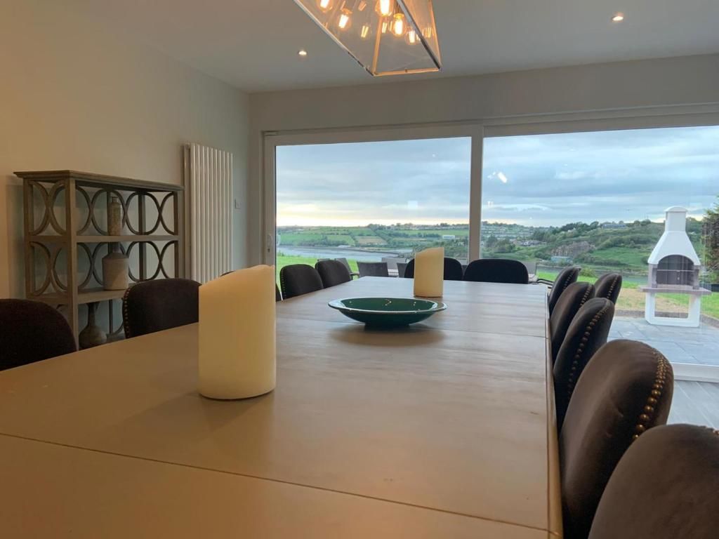 Дома для отпуска Marina views, Kinsale, Exquisite holiday homes, sleeps 16 Кинсейл