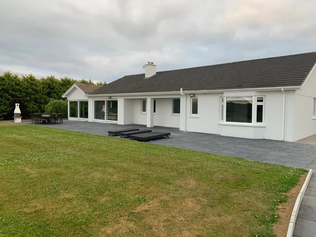 Дома для отпуска Marina views, Kinsale, Exquisite holiday homes, sleeps 16 Кинсейл